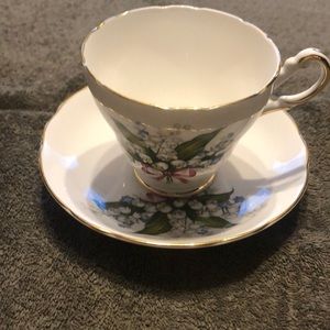 Vintage Regency English teacup and saucer